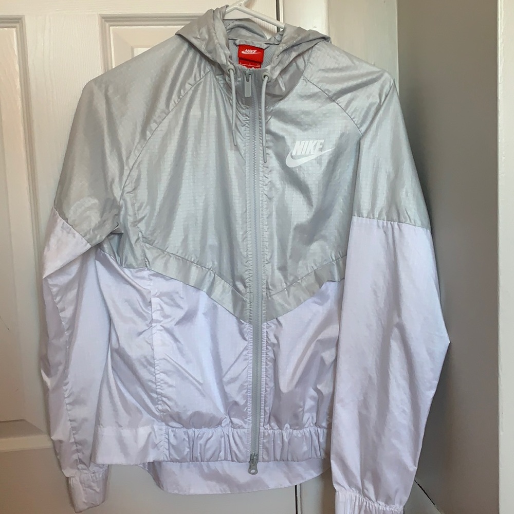 NIKE WINDBREAKER